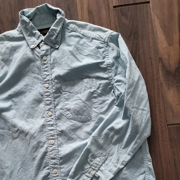 Shirt with buttons - Picture 2 of 4